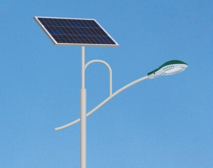 鋰電池太陽(yáng)能路燈有哪些優(yōu)勢吸引大眾的眼球？